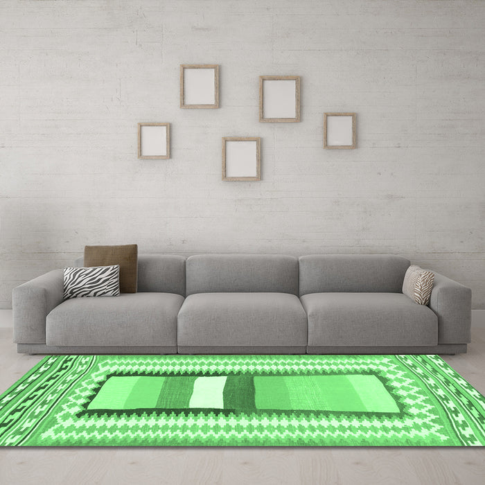 Machine Washable Abstract Emerald Green Contemporary Area Rugs in a Living Room,, wshcon3080emgrn