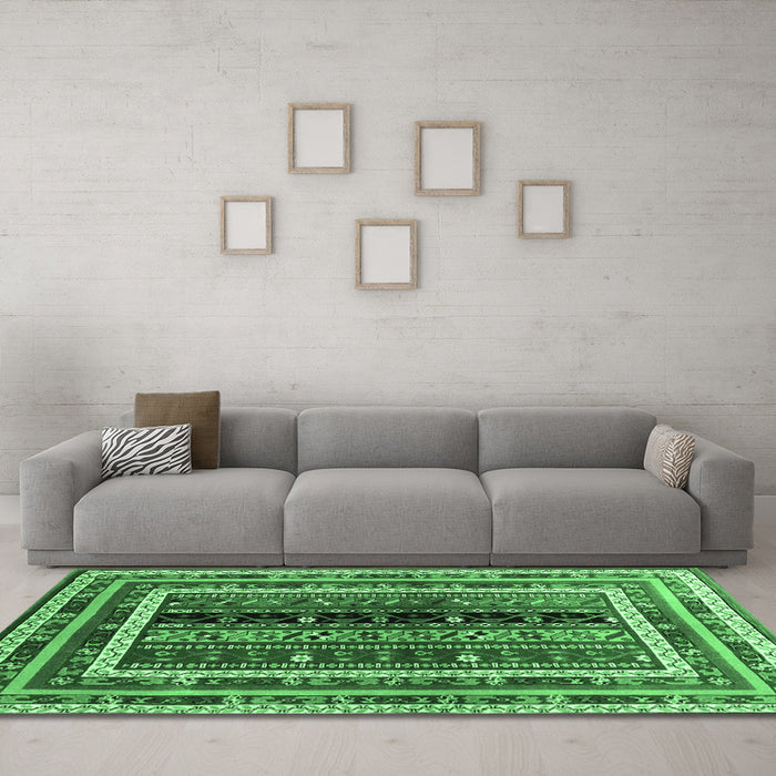 Machine Washable Oriental Emerald Green Traditional Area Rugs in a Living Room,, wshcon3091emgrn