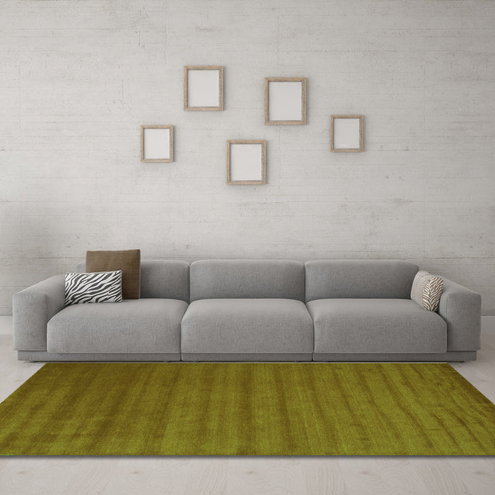 Machine Washable Abstract Green Contemporary Area Rugs in a Living Room,, wshcon30grn