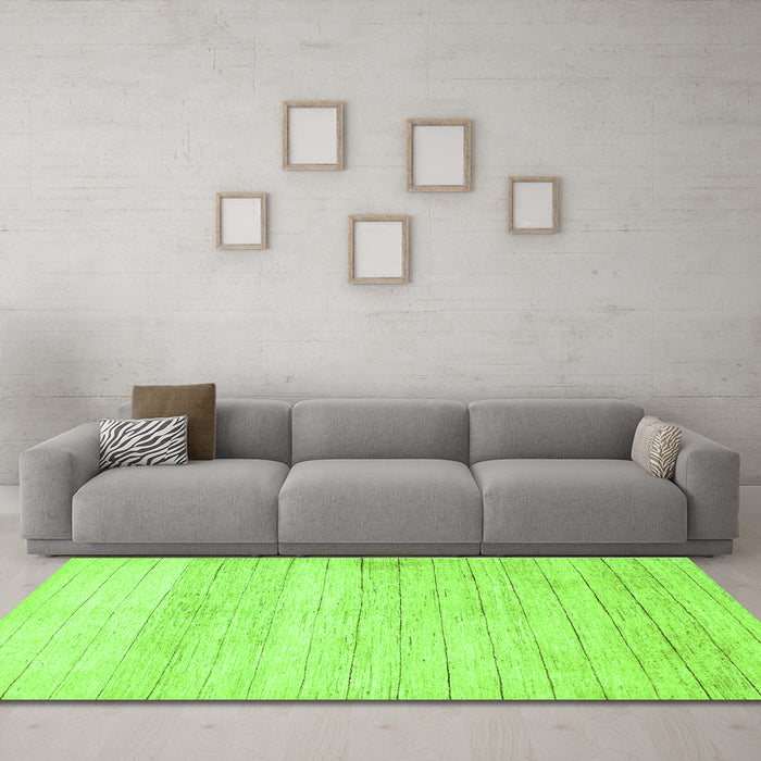 Machine Washable Abstract Green Contemporary Area Rugs in a Living Room,, wshcon313grn