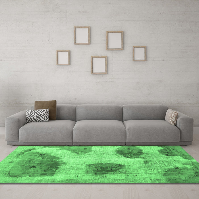 Machine Washable Abstract Emerald Green Contemporary Area Rugs in a Living Room,, wshcon317emgrn