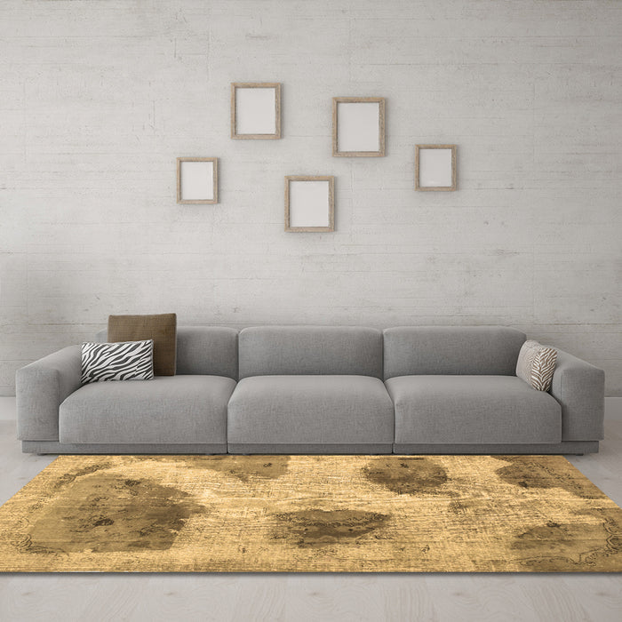 Machine Washable Abstract Brown Contemporary Rug in a Living Room,, wshcon317brn