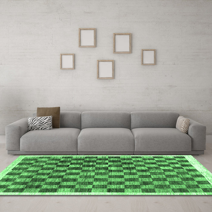 Machine Washable Checkered Emerald Green Modern Area Rugs in a Living Room,, wshcon323emgrn
