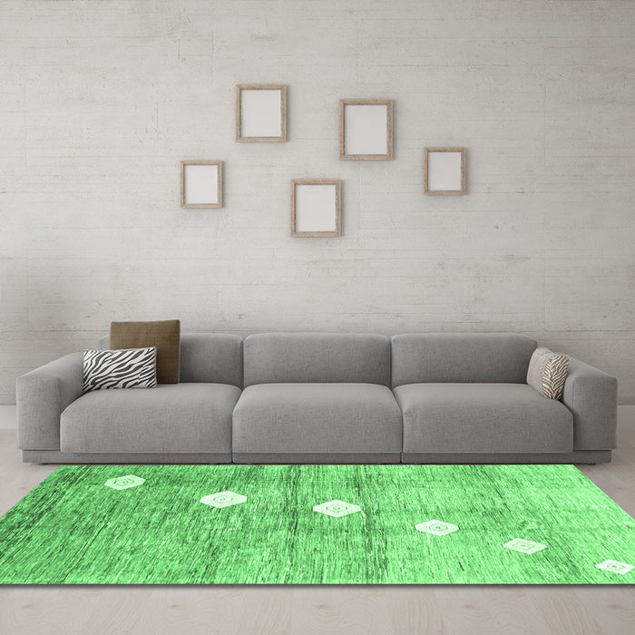 Machine Washable Abstract Emerald Green Contemporary Area Rugs in a Living Room,, wshcon324emgrn