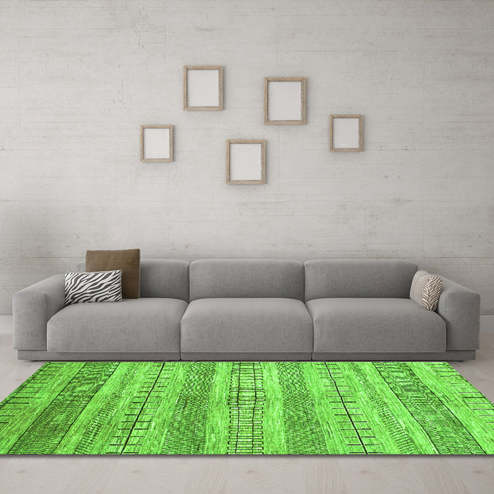 Machine Washable Abstract Green Contemporary Area Rugs in a Living Room,, wshcon328grn