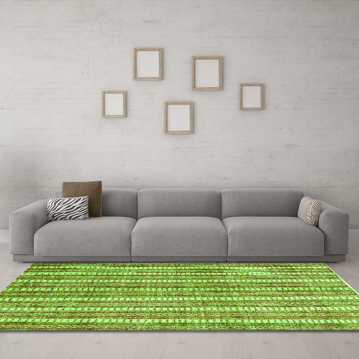 Machine Washable Abstract Green Contemporary Area Rugs in a Living Room,, wshcon329grn