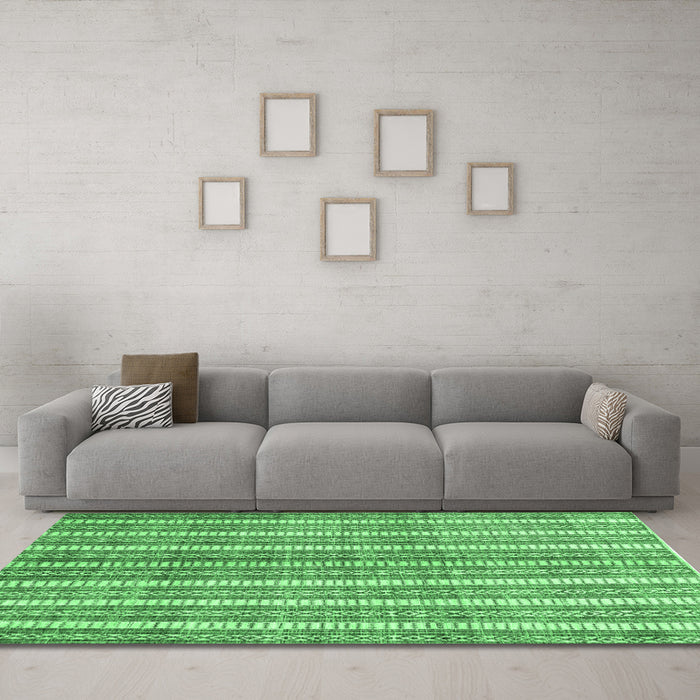 Machine Washable Abstract Emerald Green Contemporary Area Rugs in a Living Room,, wshcon329emgrn