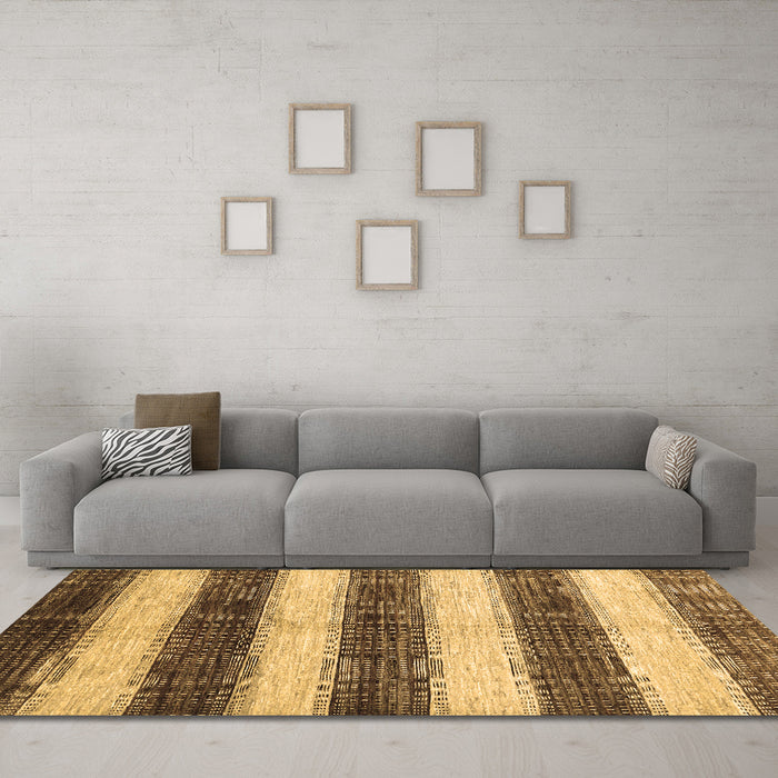 Machine Washable Abstract Brown Contemporary Rug in a Living Room,, wshcon330brn