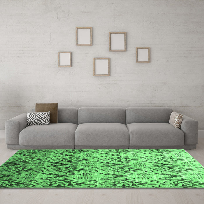 Machine Washable Abstract Emerald Green Contemporary Area Rugs in a Living Room,, wshcon331emgrn