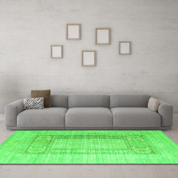 Machine Washable Abstract Green Contemporary Area Rugs in a Living Room,, wshcon332grn