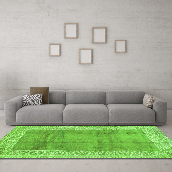Machine Washable Abstract Green Contemporary Area Rugs in a Living Room,, wshcon338grn