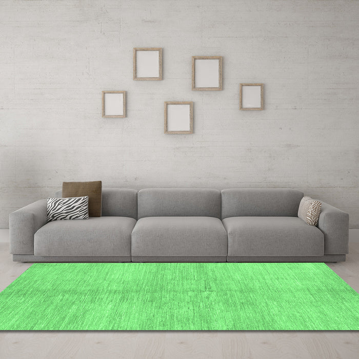 Machine Washable Abstract Emerald Green Contemporary Area Rugs in a Living Room,, wshcon345emgrn