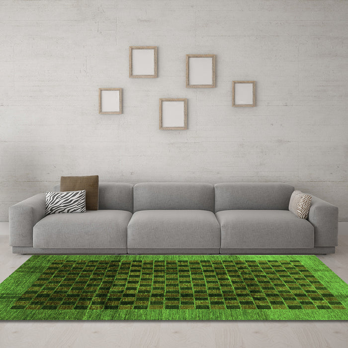 Machine Washable Abstract Green Contemporary Area Rugs in a Living Room,, wshcon347grn