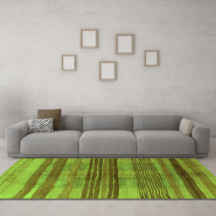Machine Washable Abstract Green Contemporary Area Rugs in a Living Room,, wshcon354grn