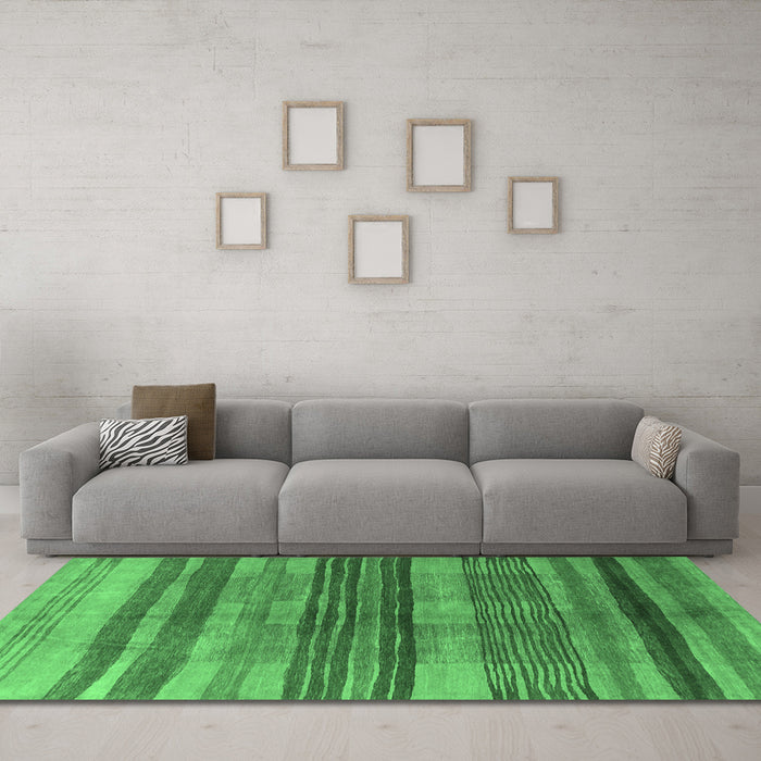 Machine Washable Abstract Emerald Green Contemporary Area Rugs in a Living Room,, wshcon354emgrn