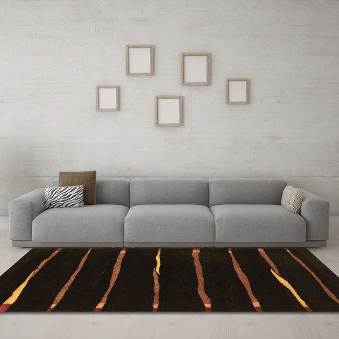 Machine Washable Abstract Brown Contemporary Rug in a Living Room,, wshcon356brn