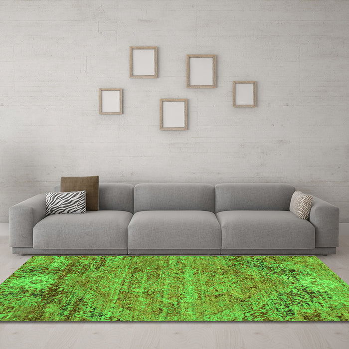 Machine Washable Abstract Green Contemporary Area Rugs in a Living Room,, wshcon358grn