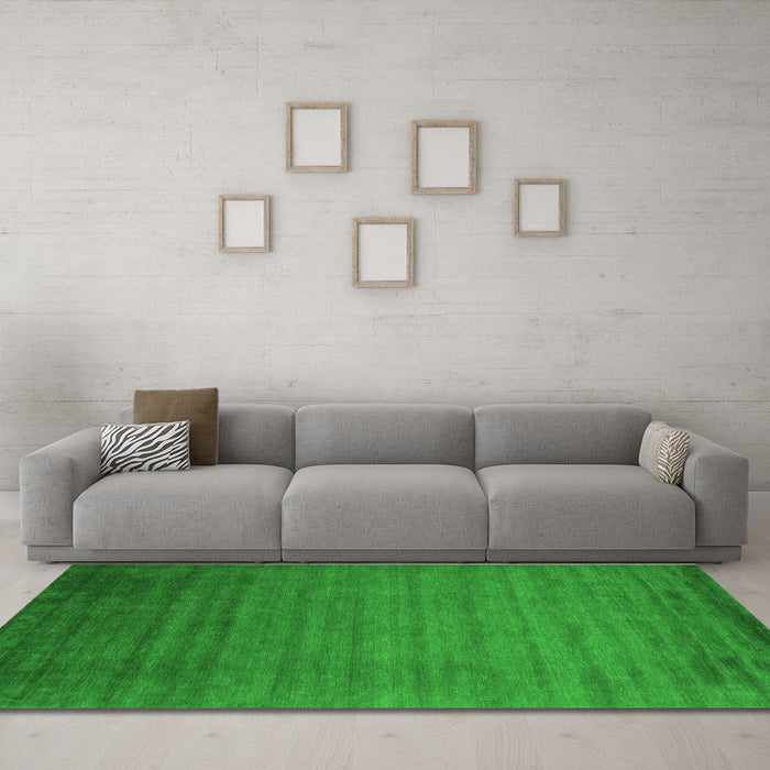 Machine Washable Abstract Green Contemporary Area Rugs in a Living Room,, wshcon35grn