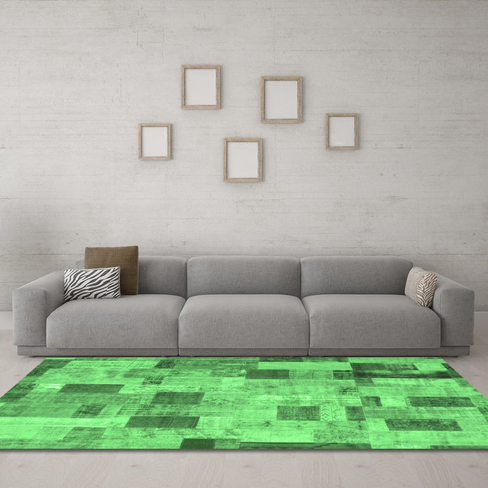 Machine Washable Patchwork Emerald Green Transitional Area Rugs in a Living Room,, wshcon370emgrn