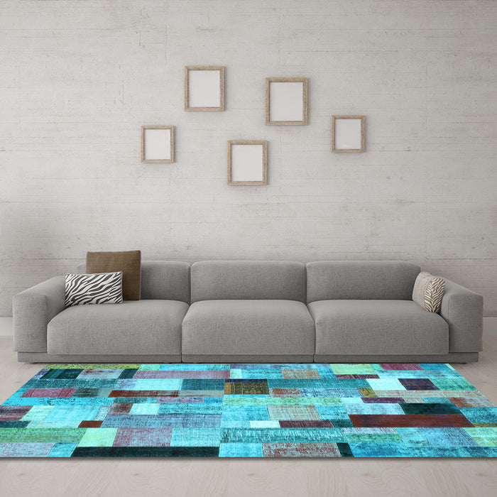Machine Washable Patchwork Light Blue Transitional Rug in a Living Room, wshcon372lblu