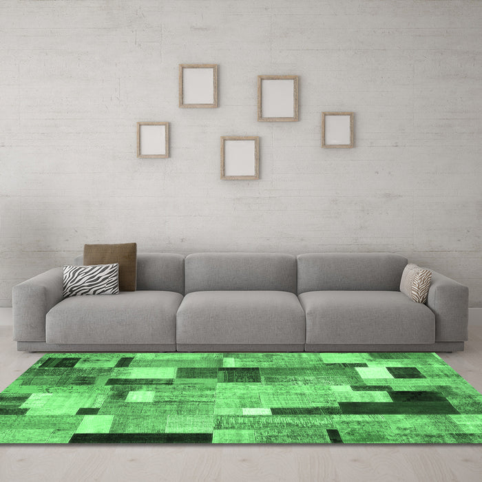 Machine Washable Patchwork Emerald Green Transitional Area Rugs in a Living Room,, wshcon372emgrn