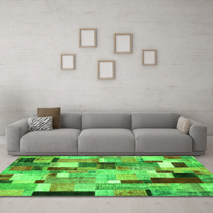Machine Washable Patchwork Green Transitional Area Rugs in a Living Room,, wshcon372grn