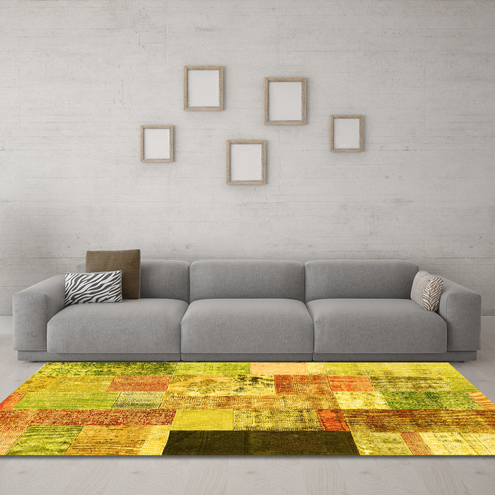 Machine Washable Patchwork Yellow Transitional Rug in a Living Room, wshcon373yw