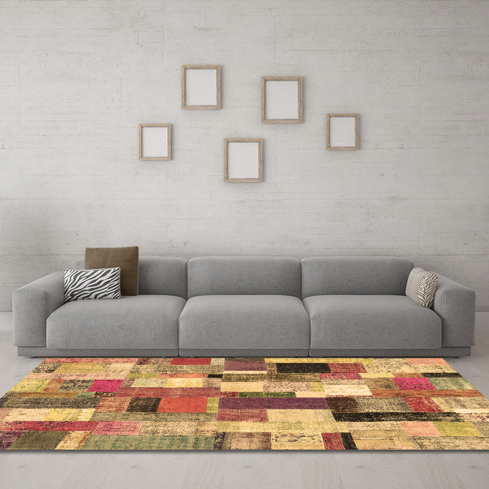 Machine Washable Patchwork Brown Transitional Rug in a Living Room,, wshcon374brn