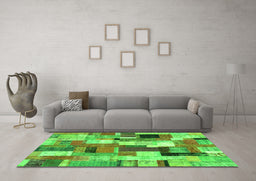 Machine Washable Patchwork Green Transitional Area Rugs in a Living Room,, wshcon374grn