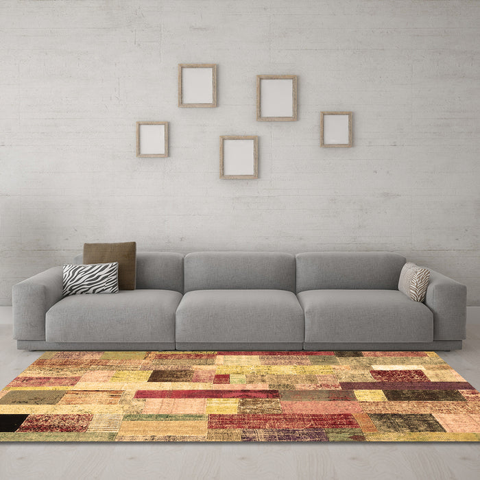 Machine Washable Patchwork Brown Transitional Rug in a Living Room,, wshcon375brn