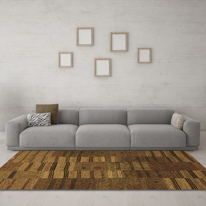 Machine Washable Abstract Brown Contemporary Rug in a Living Room,, wshcon382brn