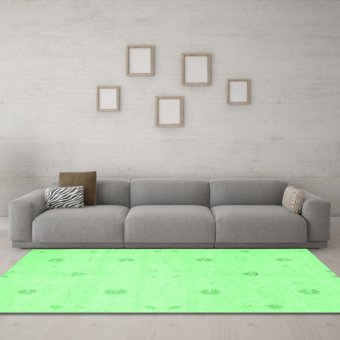 Machine Washable Solid Emerald Green Modern Area Rugs in a Living Room,, wshcon384emgrn