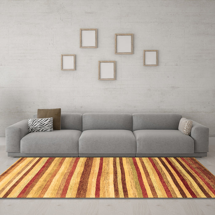 Machine Washable Abstract Brown Contemporary Rug in a Living Room,, wshcon386brn
