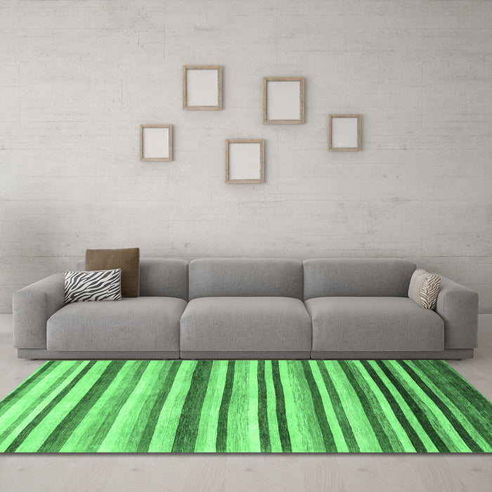 Machine Washable Abstract Emerald Green Contemporary Area Rugs in a Living Room,, wshcon386emgrn