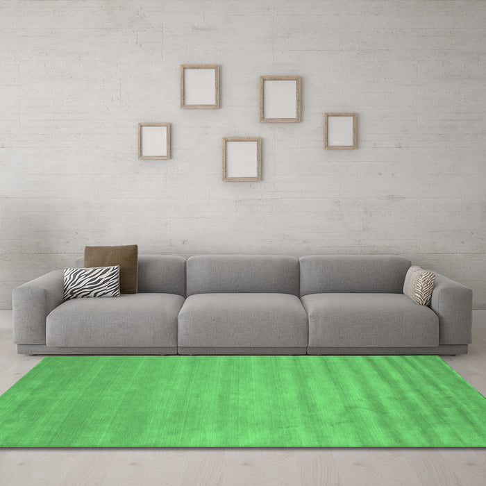 Machine Washable Abstract Emerald Green Contemporary Area Rugs in a Living Room,, wshcon38emgrn