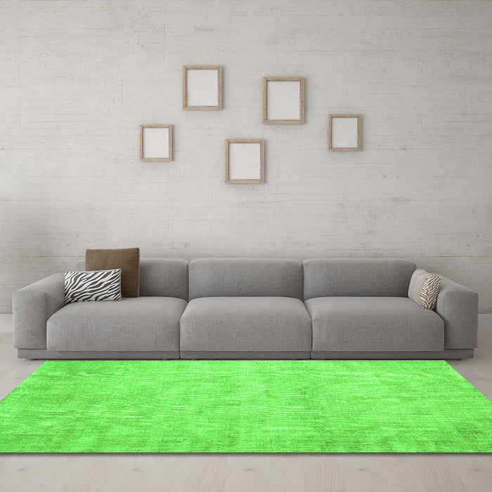 Machine Washable Abstract Green Contemporary Area Rugs in a Living Room,, wshcon390grn