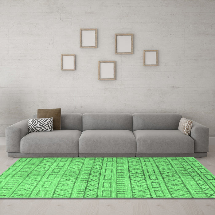 Machine Washable Abstract Emerald Green Contemporary Area Rugs in a Living Room,, wshcon394emgrn