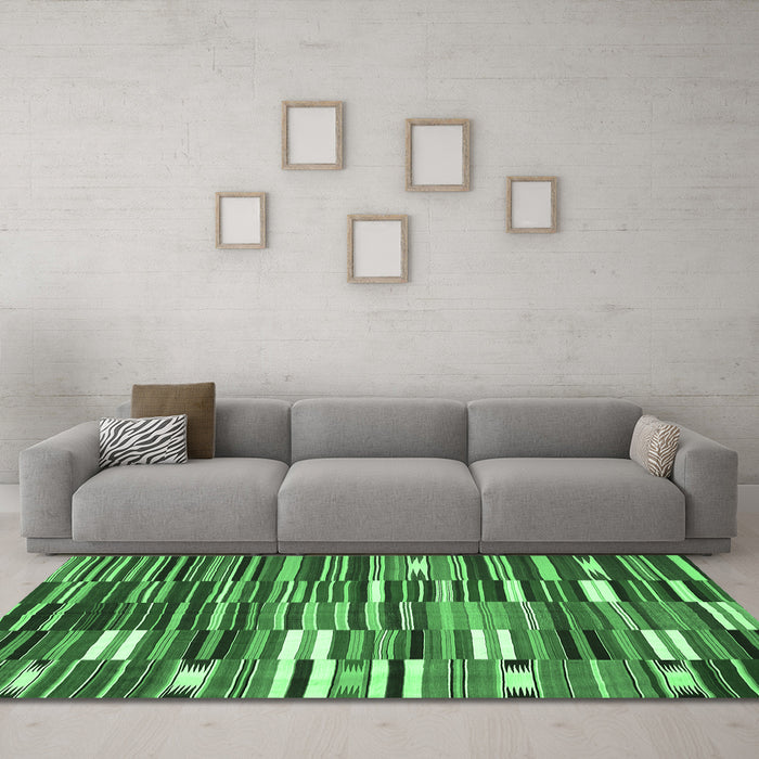 Machine Washable Oriental Emerald Green Traditional Area Rugs in a Living Room,, wshcon395emgrn