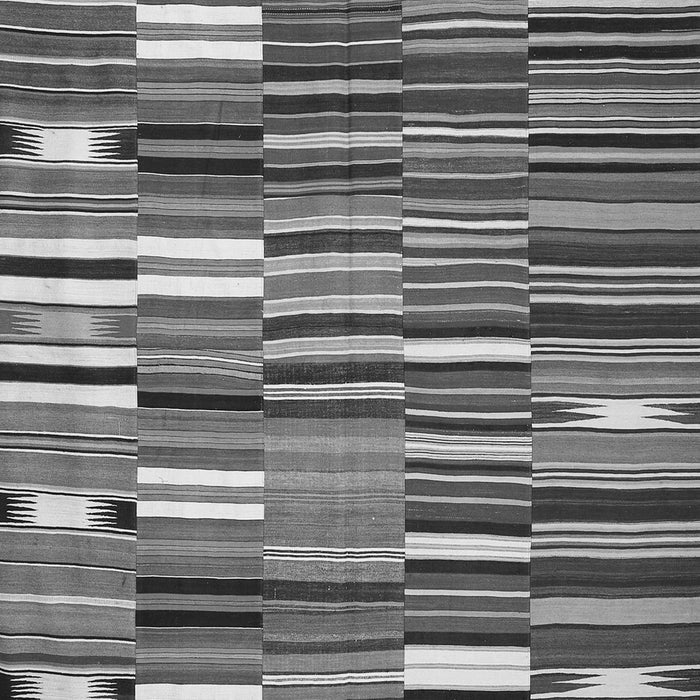 Serging Thickness of Machine Washable Oriental Gray Traditional Rug, wshcon395gry