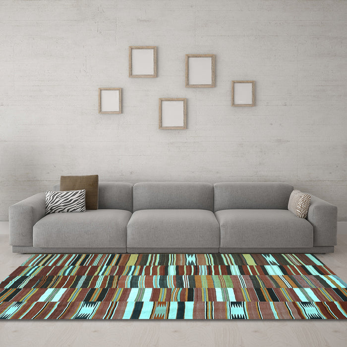 Machine Washable Oriental Light Blue Traditional Rug in a Living Room, wshcon395lblu