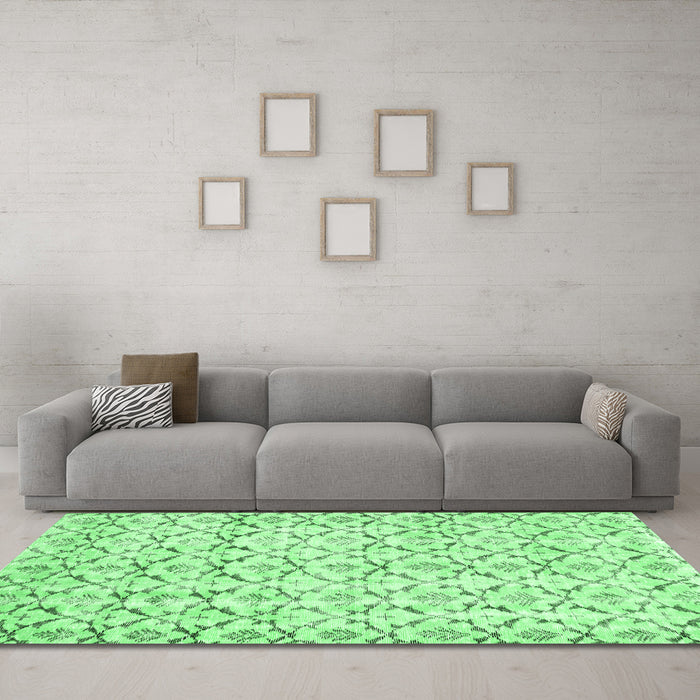 Machine Washable Abstract Emerald Green Contemporary Area Rugs in a Living Room,, wshcon398emgrn