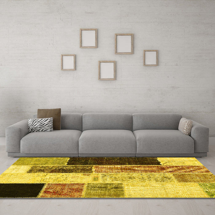Machine Washable Patchwork Yellow Transitional Rug in a Living Room, wshcon404yw