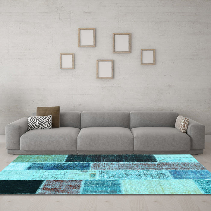Machine Washable Patchwork Light Blue Transitional Rug in a Living Room, wshcon404lblu