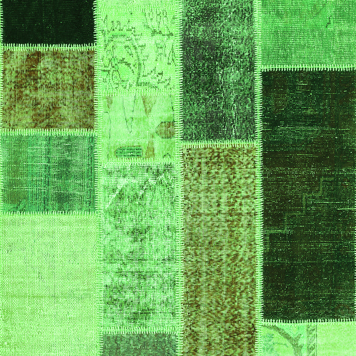 Serging Thickness of Machine Washable Patchwork Green Transitional Area Rugs, wshcon404grn