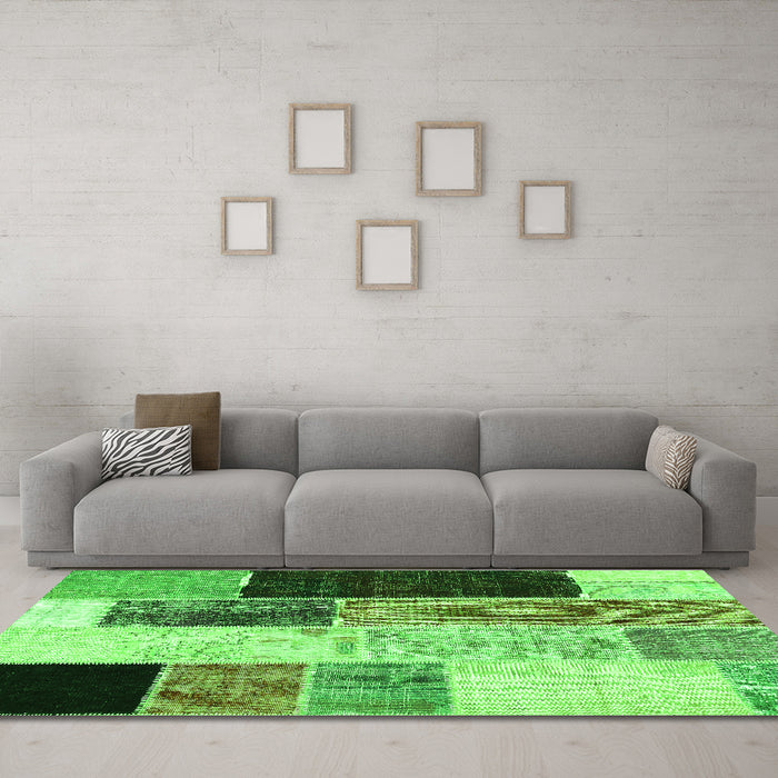 Machine Washable Patchwork Green Transitional Area Rugs in a Living Room,, wshcon404grn