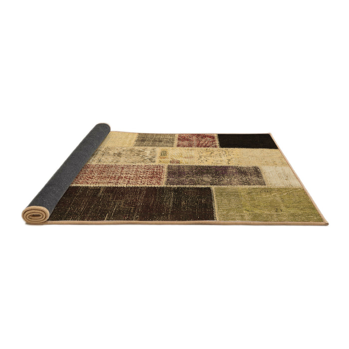 Sideview of Patchwork Brown Transitional Rug, con404brn