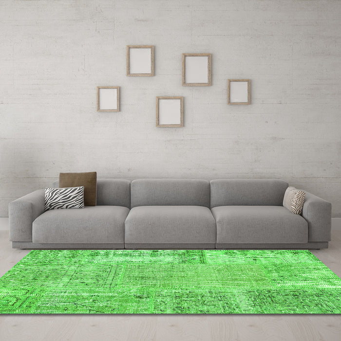 Machine Washable Patchwork Green Transitional Area Rugs in a Living Room,, wshcon405grn