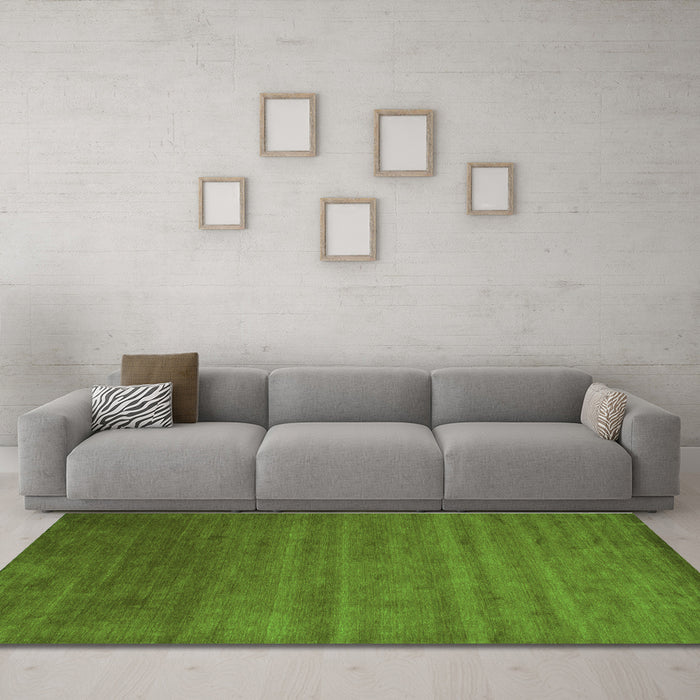Machine Washable Abstract Green Contemporary Area Rugs in a Living Room,, wshcon40grn