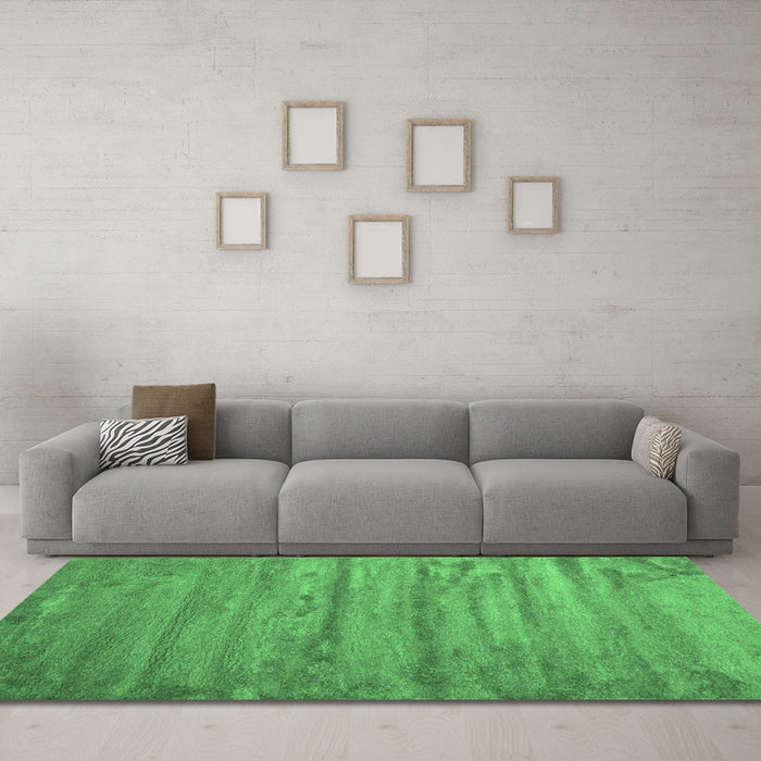 Machine Washable Abstract Emerald Green Contemporary Area Rugs in a Living Room,, wshcon412emgrn