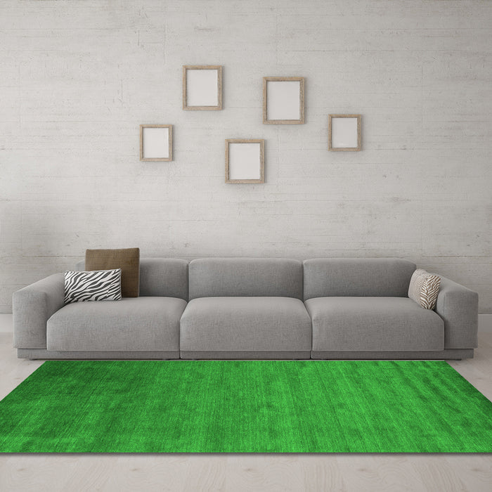 Machine Washable Abstract Green Contemporary Area Rugs in a Living Room,, wshcon41grn